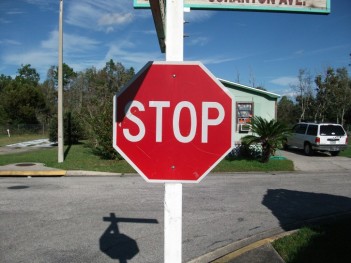 stop-sign_w725_h544